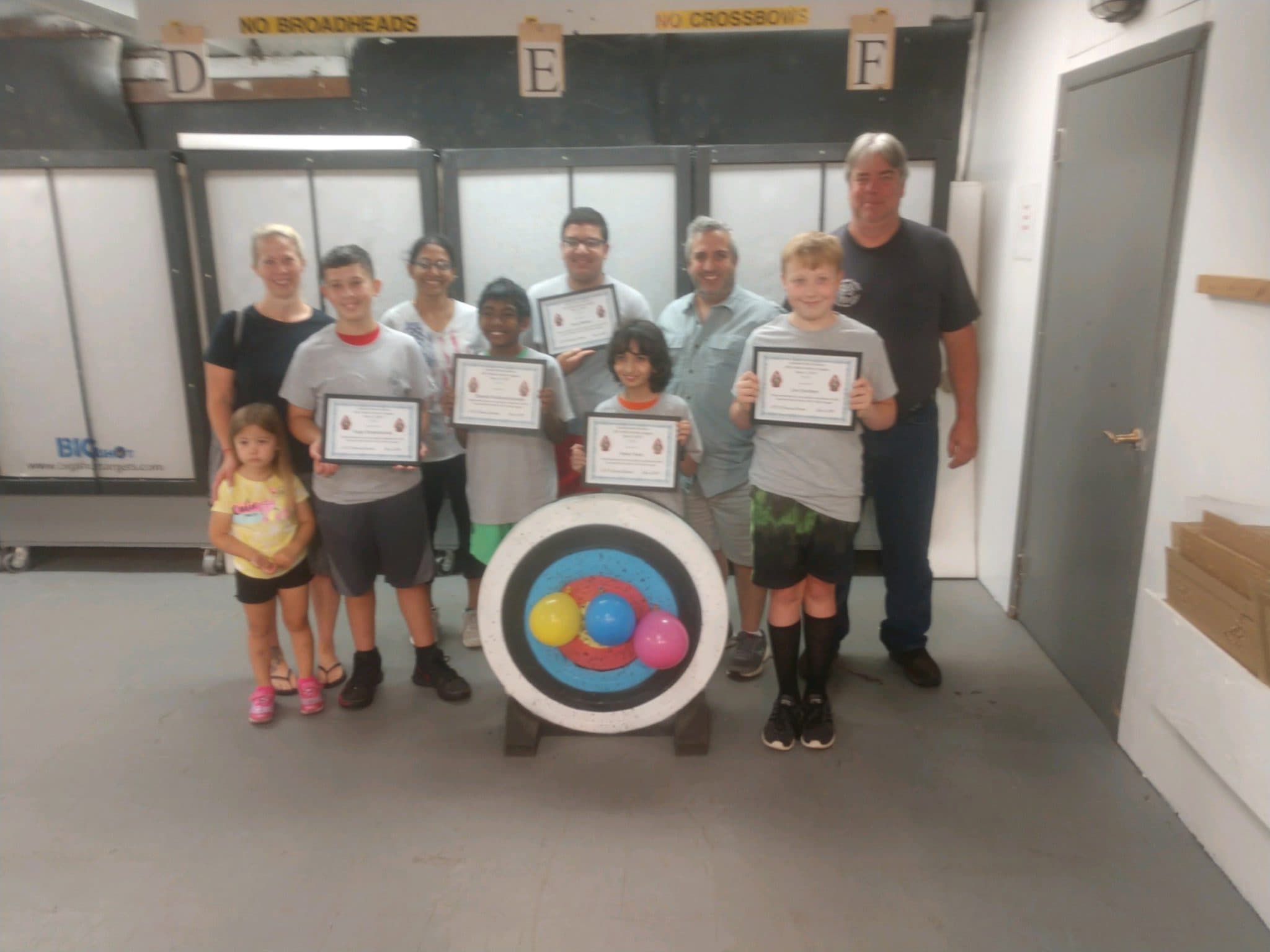 LPA Membership NASP Instructors and member volunteers successfully completed facilitating the 2021 Kids League.
The participants were presented with their League Participant Tee Shirts and certificates. In addition they were able to critique each other on their shooting skills. Through the 4 sessions they were taught the archery concepts and safety was first and foremost.
The smaller groups allowed the children to get more of a one on one instruction. Even the attending parents were given the opportunity to shoot and present their skills.
Special Thanks to all the LPA Range Instructors and Volunteer Members with assisting in the session. The attendees all had a great time and did a wonderful job! We hope to see them in future sessions at the Lincoln Park Archers Range.
